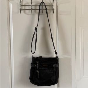 Roots Purse 👜 FREE WITH PURCHASE.